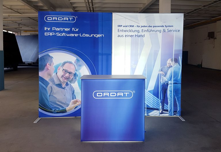 Pared de exposición LED móvil - GRID Lightbox - ORDAT GmbH & Co. KG